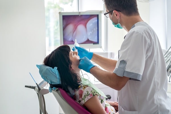 intraoral-scanner-lynn-valley-dental-centre